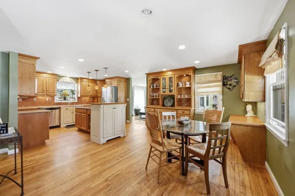 $549,999 | 13 Woodlawn Drive, Sturbridge, MA 01566