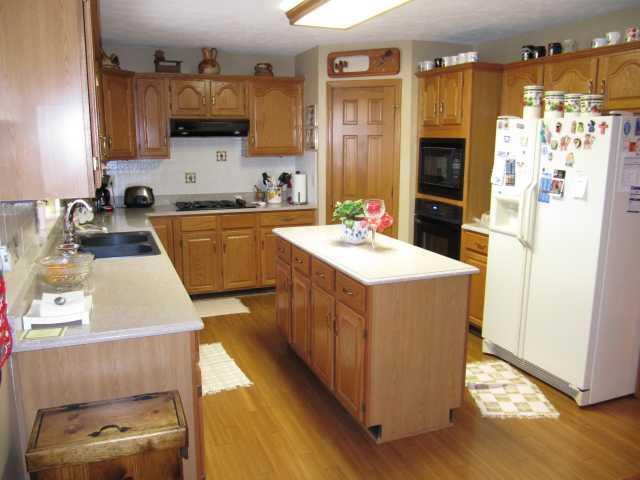 6949 Riverside Way Fishers, IN 46038 - Photo 6 of 12 Gallery Image 6