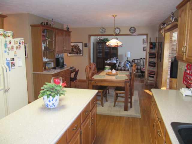 6949 Riverside Way Fishers, IN 46038 - Photo 7 of 12 Gallery Image 7