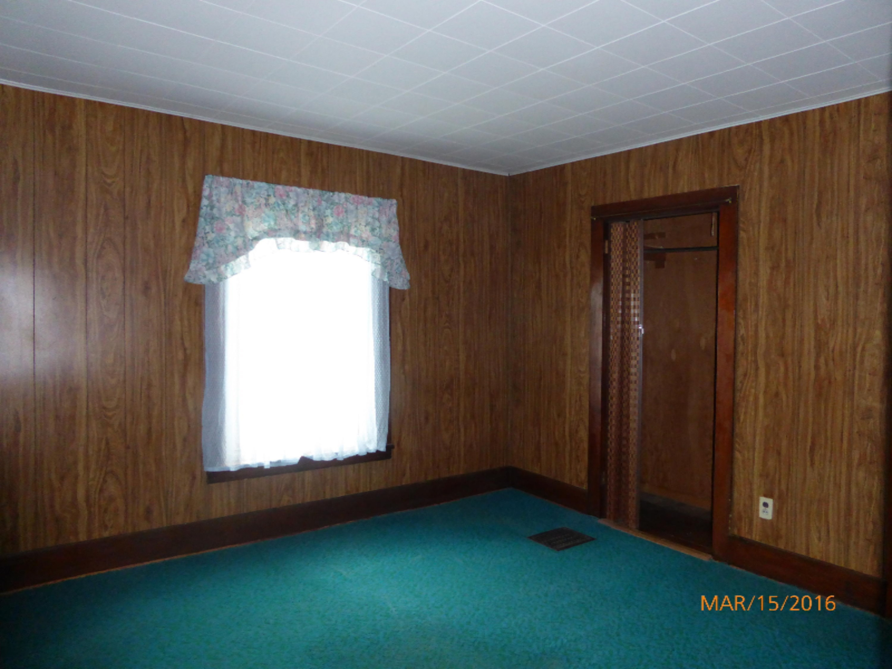 6121 East Butler Road Dowling, MI 49050 - Photo 31 of 41 Main floor bedroom
