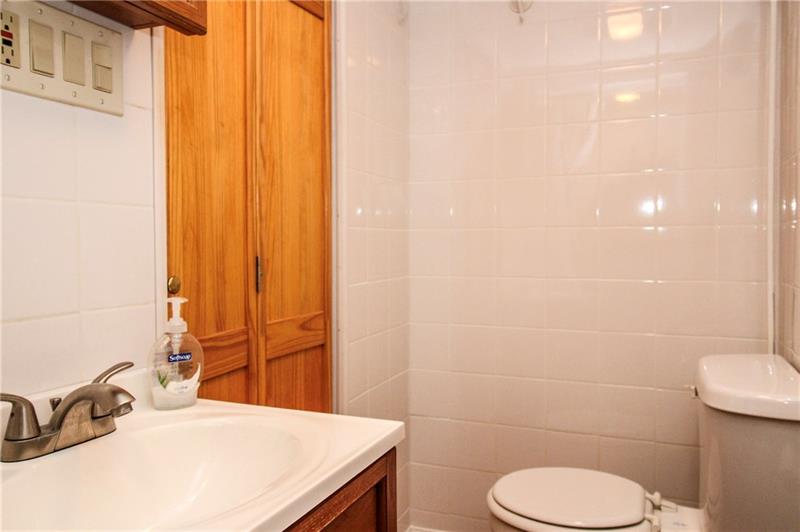 101 Greenlee Road Pittsburgh, PA 15227 - Photo 17 of 22 Gallery Image 17