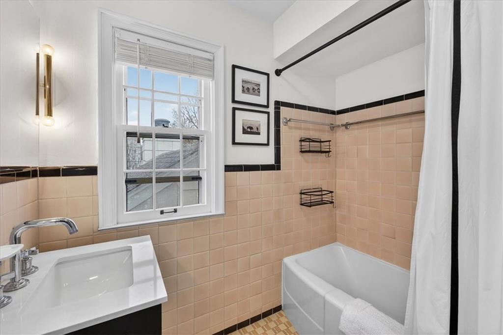 6534 Summit Street Kansas City, MO 64113 - Photo 29 of 51