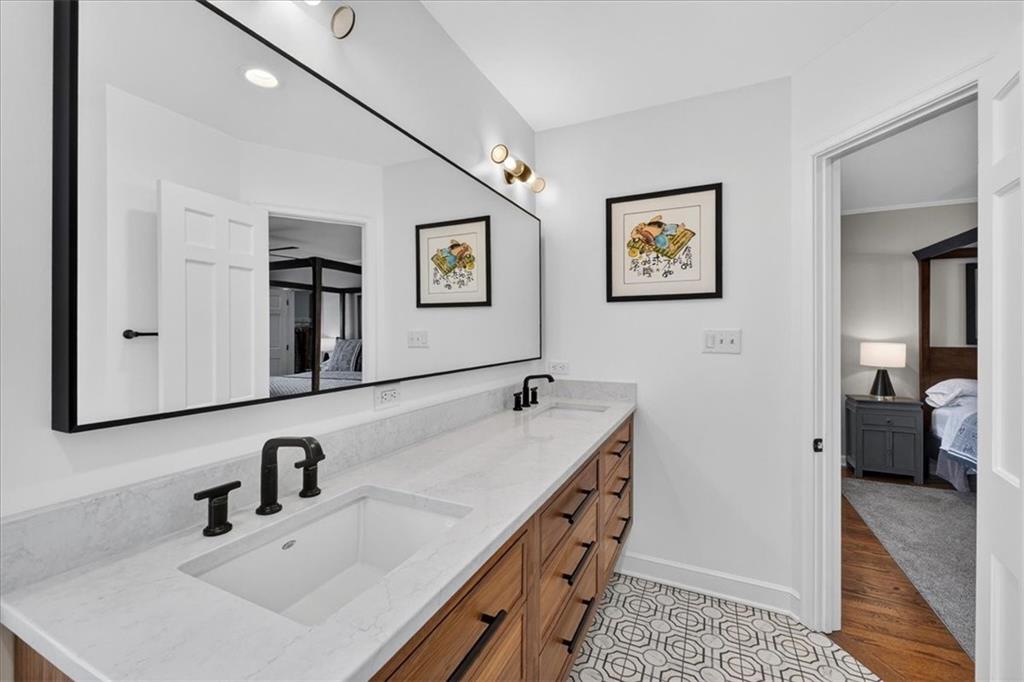 6534 Summit Street Kansas City, MO 64113 - Photo 38 of 51