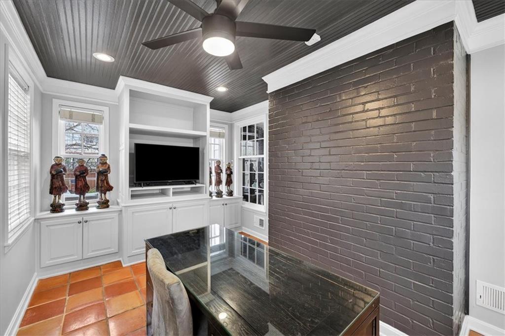 6534 Summit Street Kansas City, MO 64113 - Photo 9 of 51