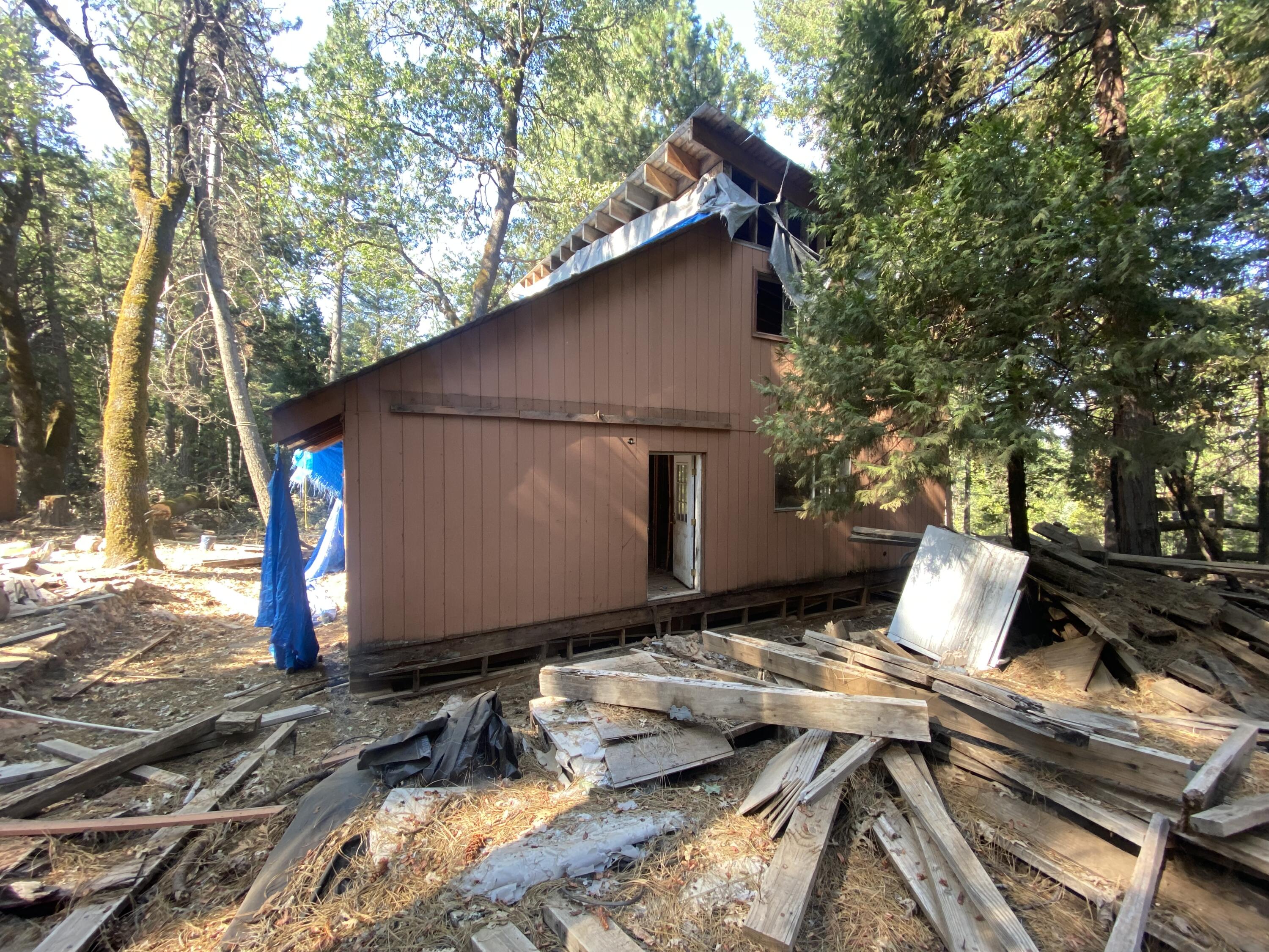 30310 Frontier Road Oak Run, CA 96069 - Photo 12 of 19 Side of Home