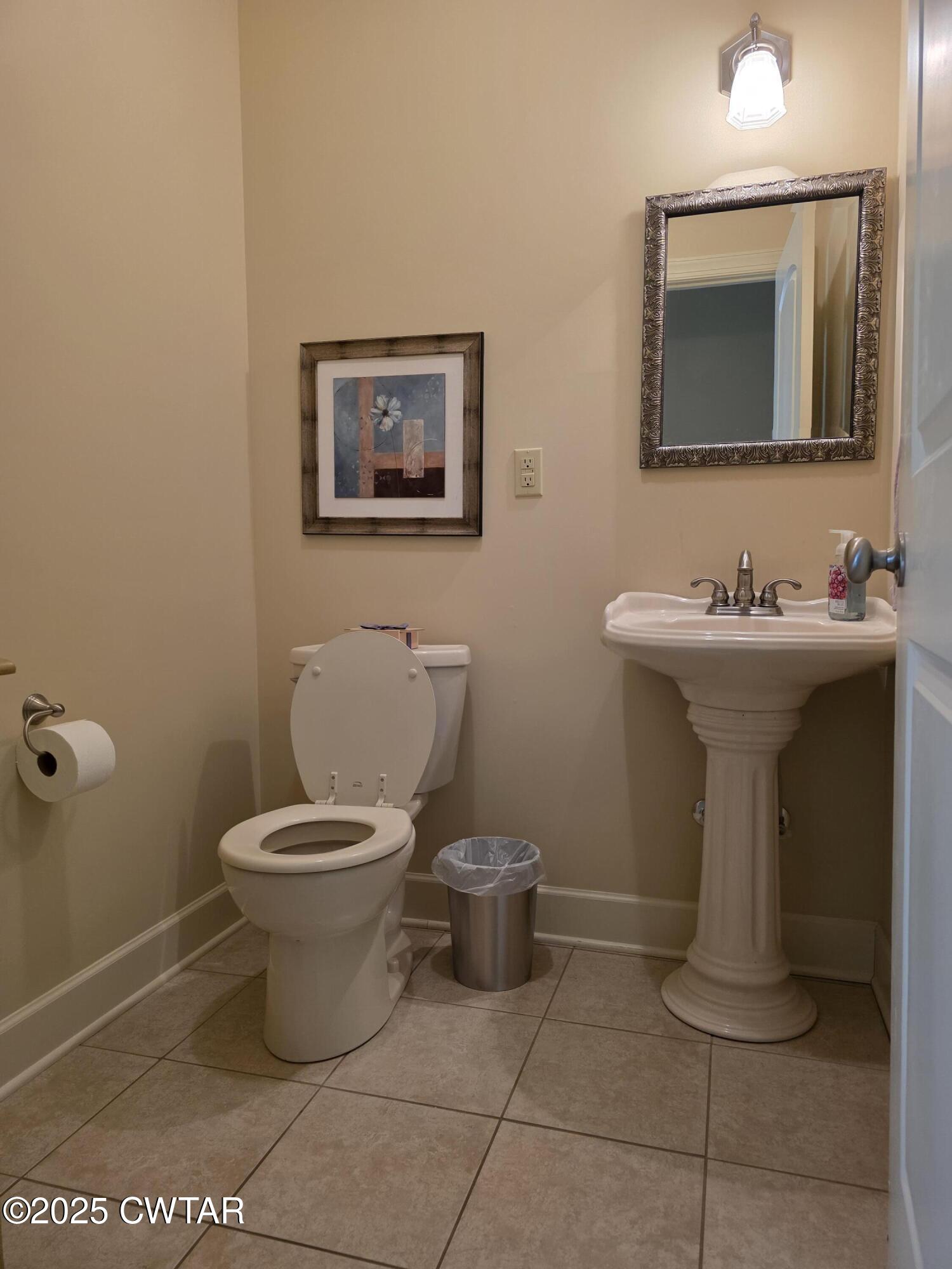 68 Windemere Circle Jackson, TN 38305 - Photo 18 of 32 Half Bath