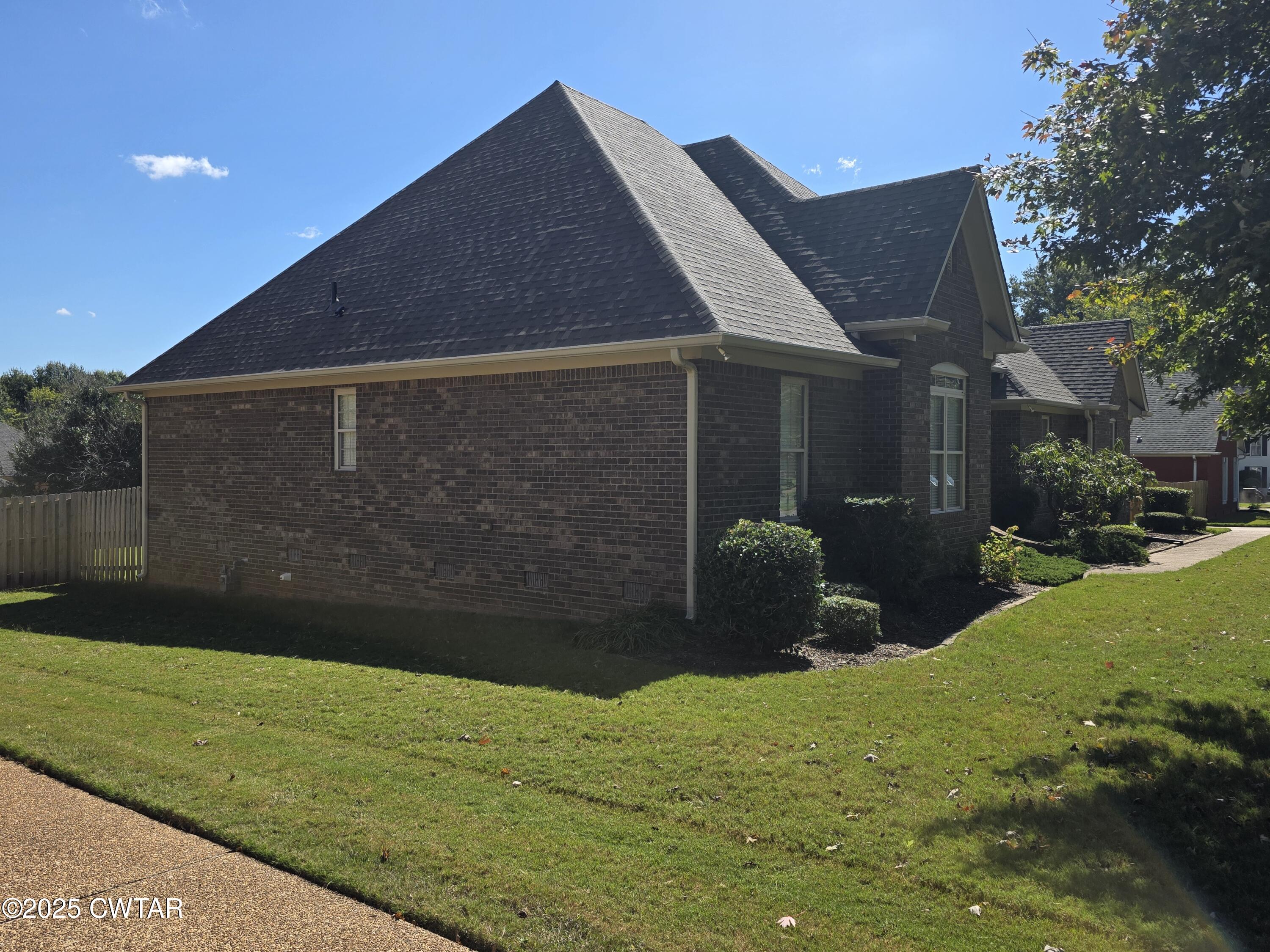 68 Windemere Circle Jackson, TN 38305 - Photo 27 of 32 Side View