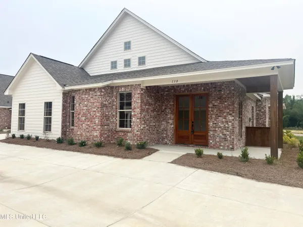 $399,900 | 130 Freedom Ring Drive, Brandon, MS 39047