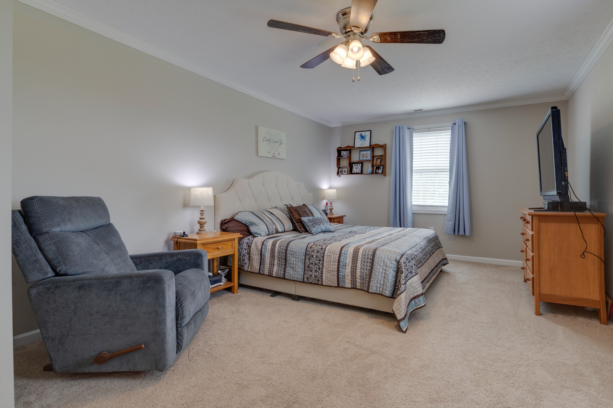 1765 Hayshed Road Charlotte, TN 37036 - Photo 22 of 34 a bedroom with bed and window
