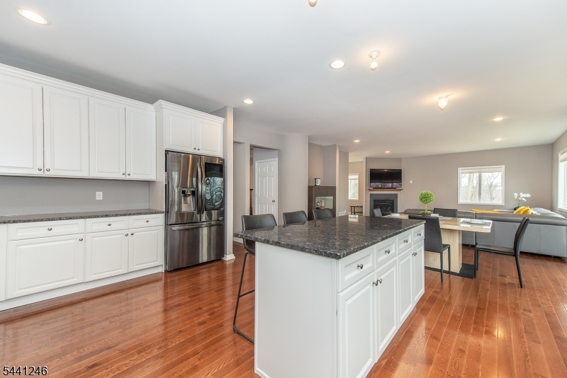 18 Puddingstone Road Morris Plains, NJ 07950 - Photo 4 of 19
