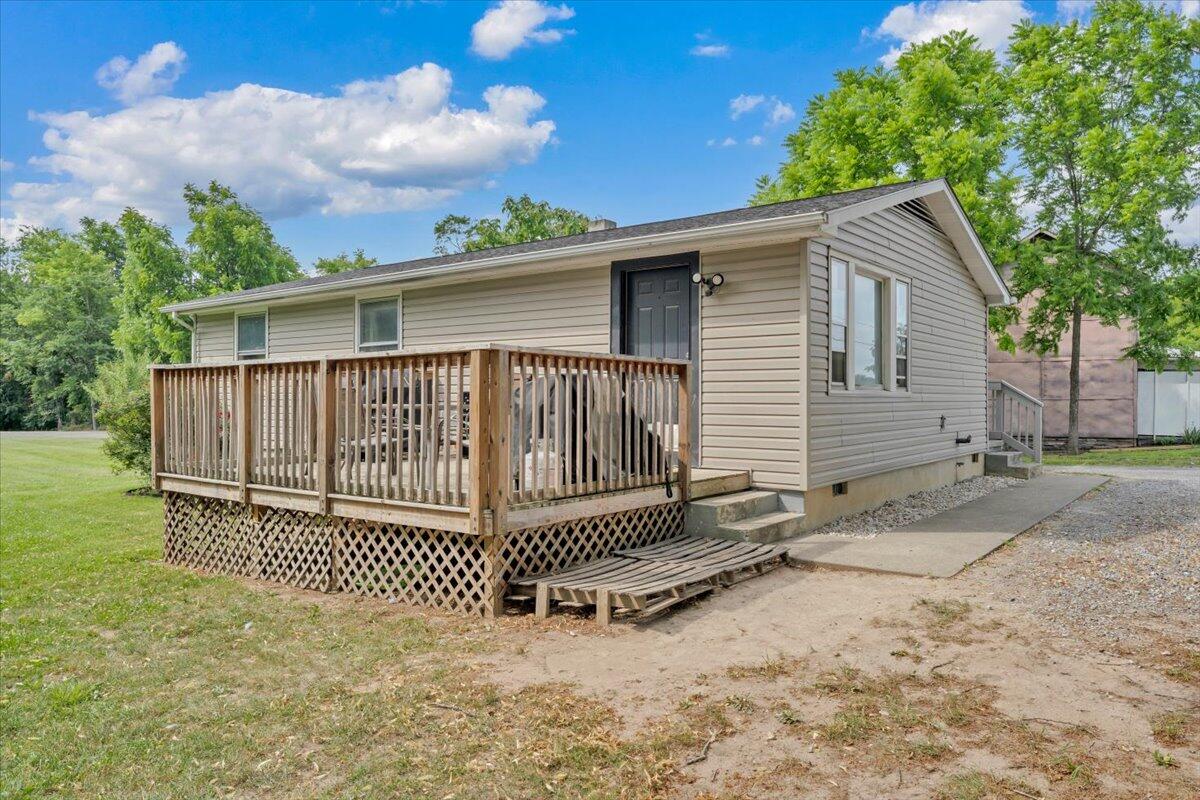 1383 Colonial Road Blue Ridge, VA 24064 - Photo 2 of 17 02-MIB03112