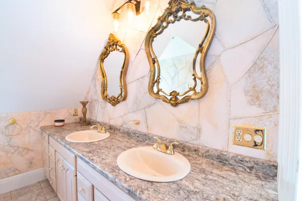 $965,000 | 172 Annabessacook Road, North Monmouth, ME 04265