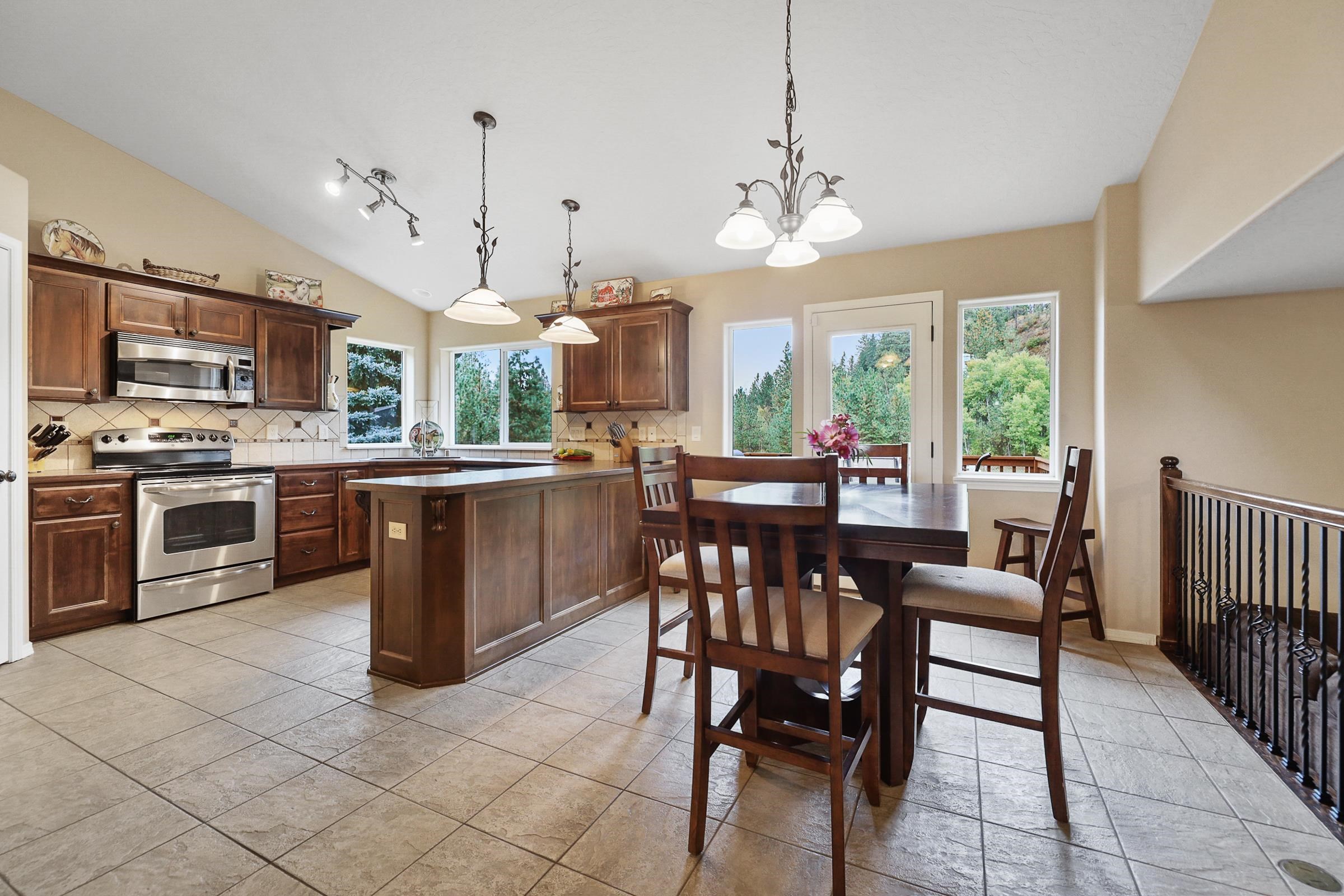 8215 South Sherman Road Spokane, WA 99224 - Photo 6 of 26
