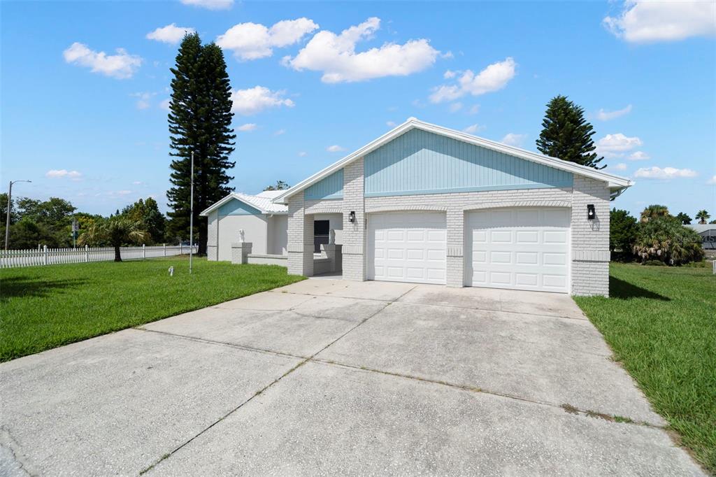 7439 Vienna Lane Port Richey, FL 34668 - Photo 3 of 51 Gallery Image 3