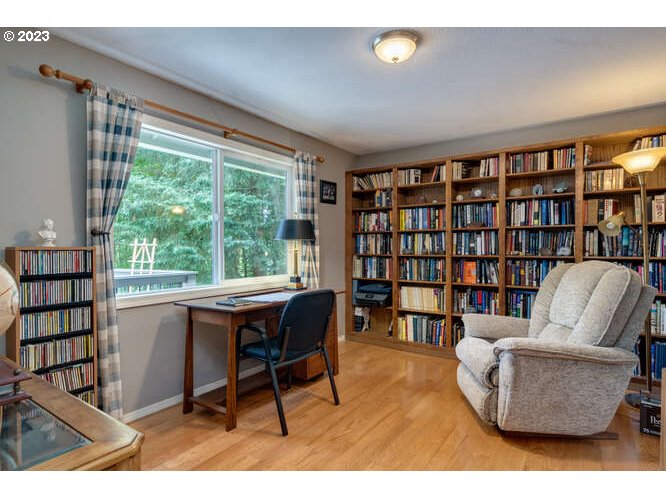 14441 South Maplelane Road Oregon City, OR 97045 - Photo 20 of 44 Den/Office
