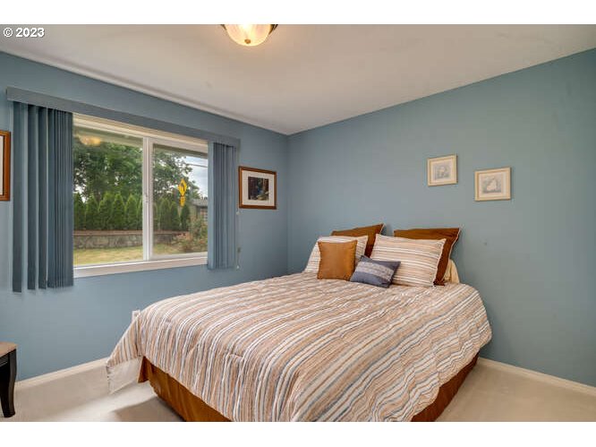 14441 South Maplelane Road Oregon City, OR 97045 - Photo 24 of 44 Bedroom