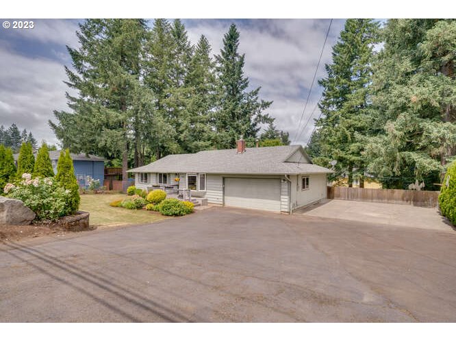 14441 South Maplelane Road Oregon City, OR 97045 - Photo 3 of 44 RV Parking