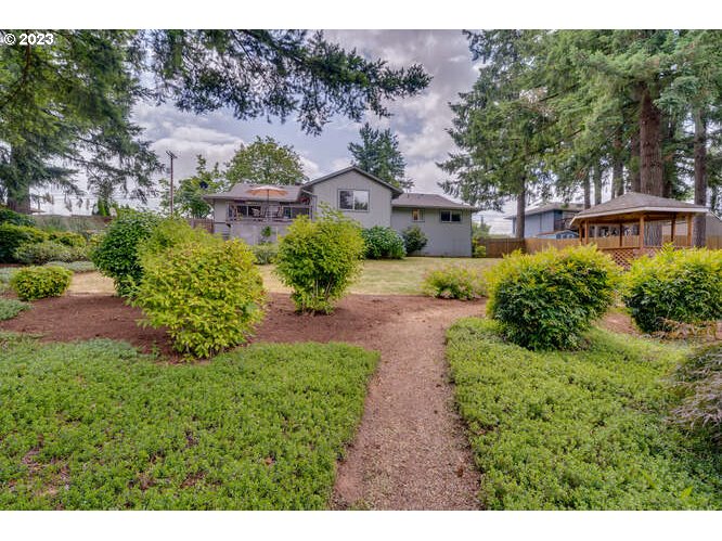 14441 South Maplelane Road Oregon City, OR 97045 - Photo 32 of 44 Backyard