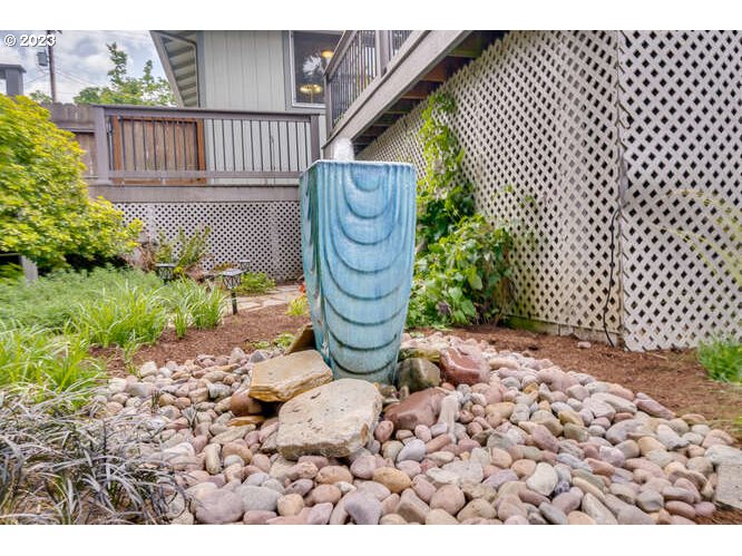 14441 South Maplelane Road Oregon City, OR 97045 - Photo 35 of 44 Water Feature