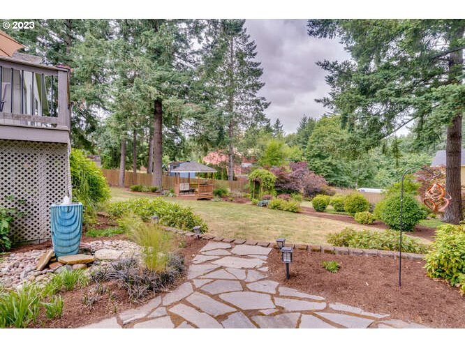14441 South Maplelane Road Oregon City, OR 97045 - Photo 36 of 44 Backyard