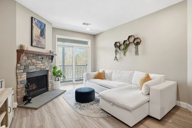 $469,900 | 55 Bradford Commons Lane, Unit 55, Braintree, MA 02184