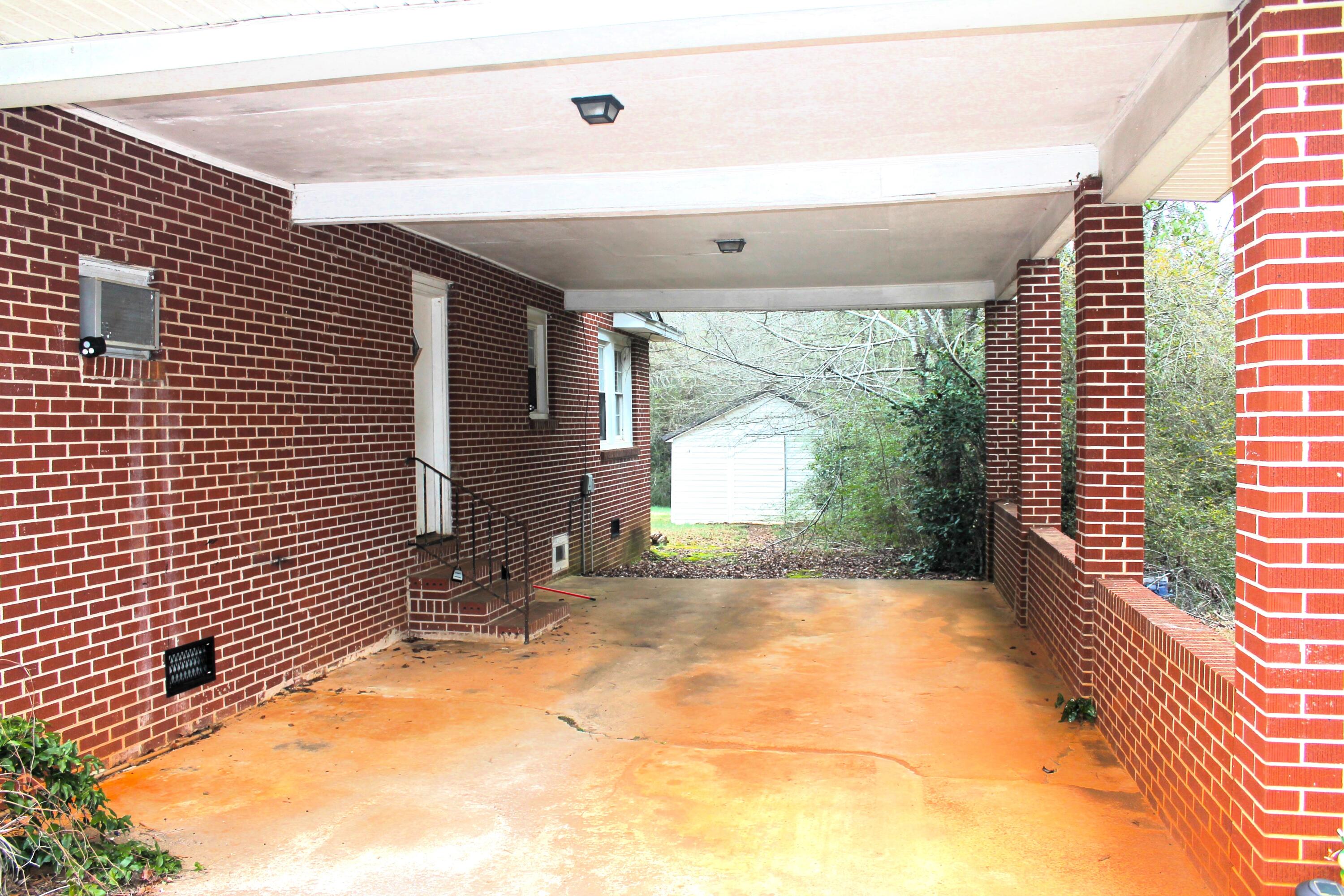 206 Calvert Street McCormick, SC 29835 - Photo 3 of 34 Carport