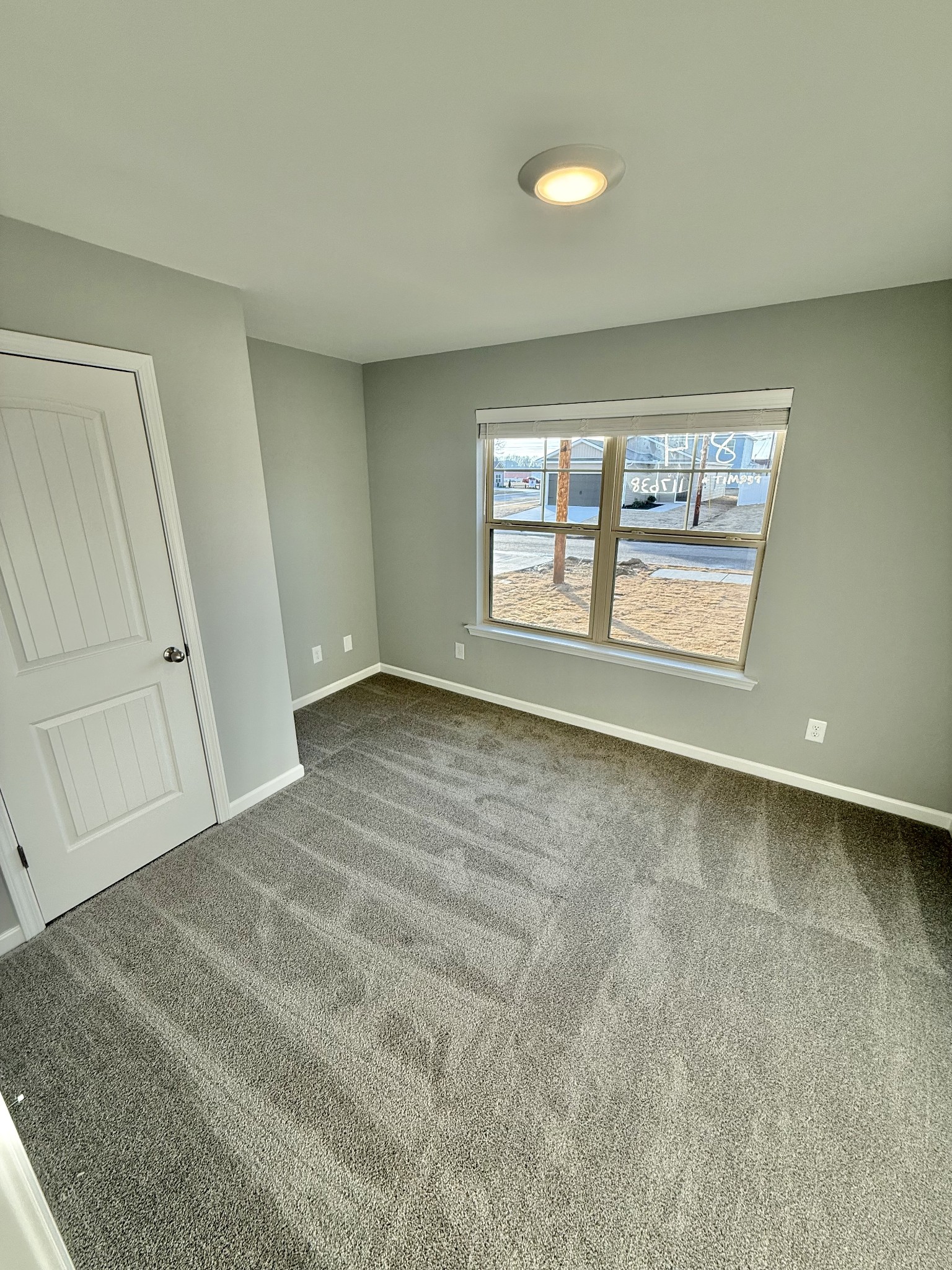 20 Stonehenge Lane Manchester, TN 37355 - Photo 10 of 11 an empty room with windows