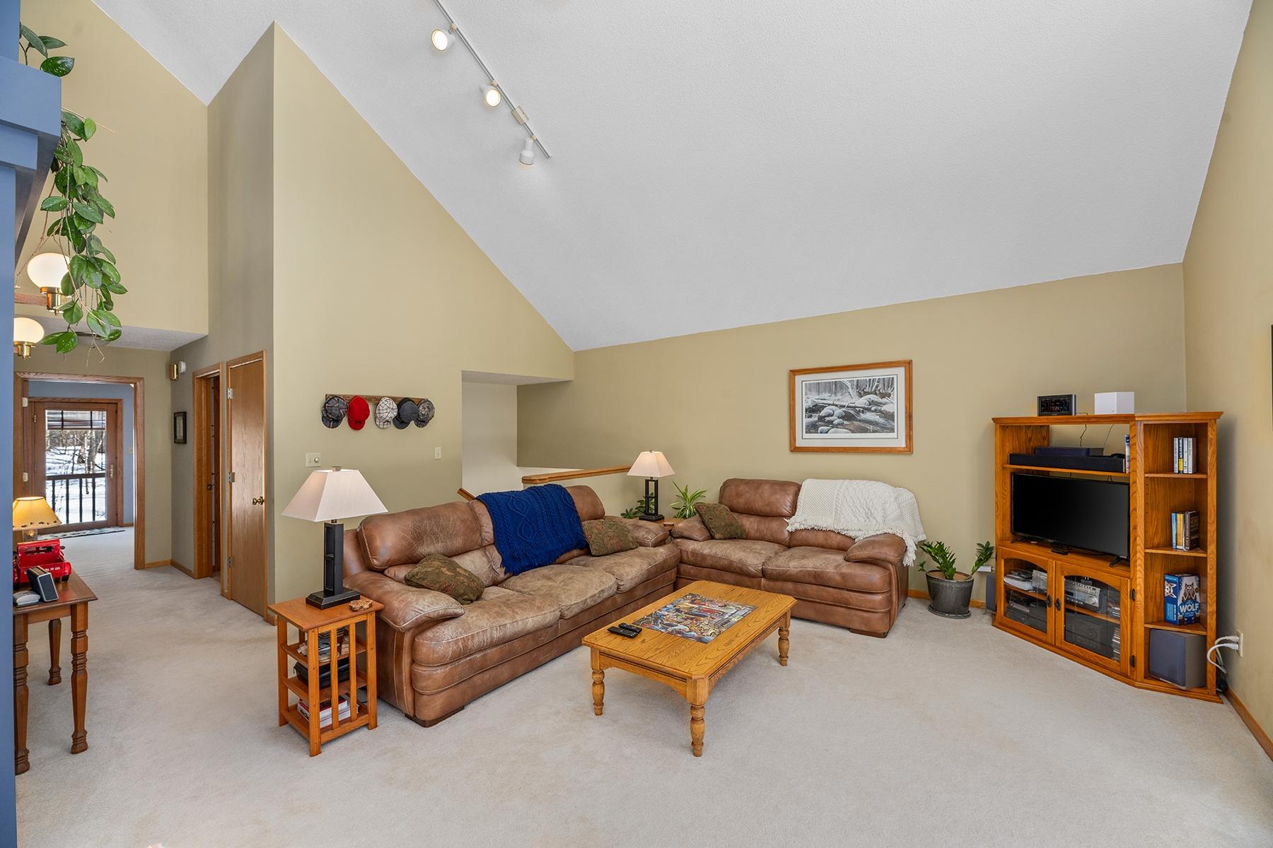 10396 Howards End Road Minocqua, WI 54548 - Photo 5 of 46 Gallery Image 5