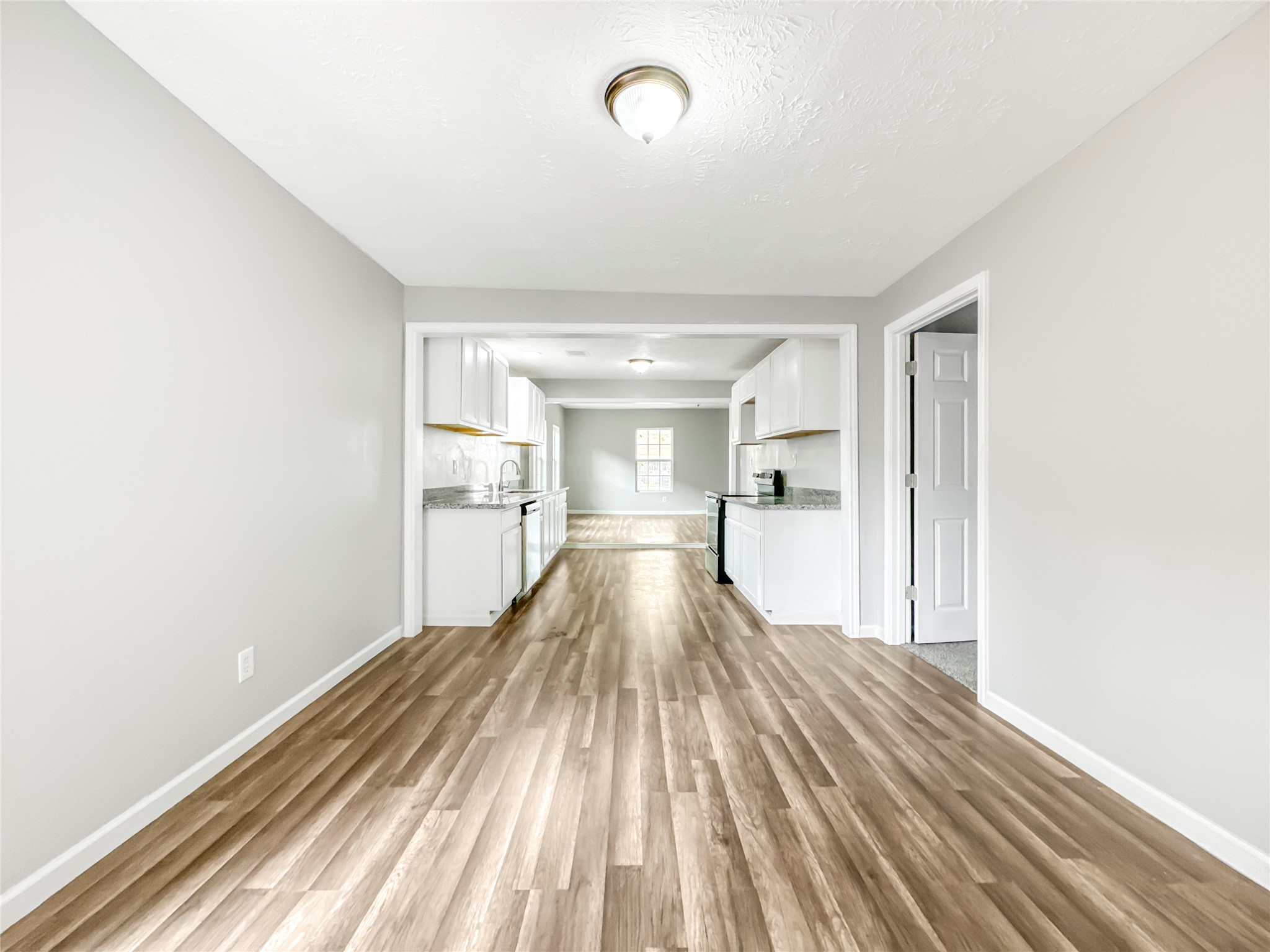 306 Armstrong Street Houston, TX 77029 - Photo 8 of 30