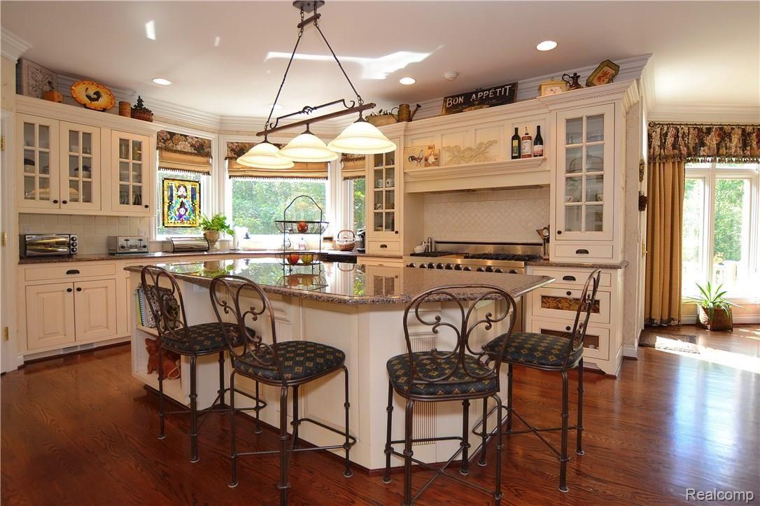 5156 Stonehenge Drive Rochester, MI 48306 - Photo 11 of 38 Custom Kitchen