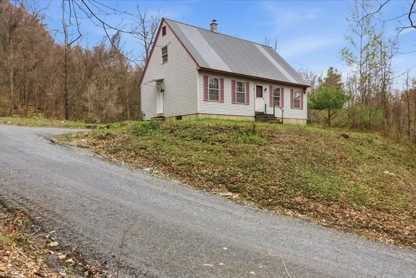 $389,900 | 250 Shepherd Lane, Arlington, VT 05250