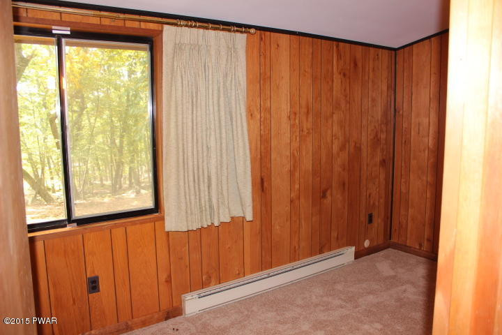 108 Ridgeway Drive Hawley, PA 18428 - Photo 15 of 16