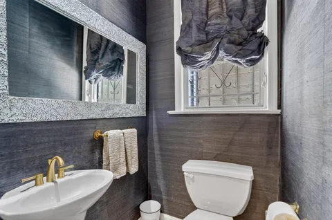 $1,460,000 | 1233 E Street Southeast, Washington, DC 20003