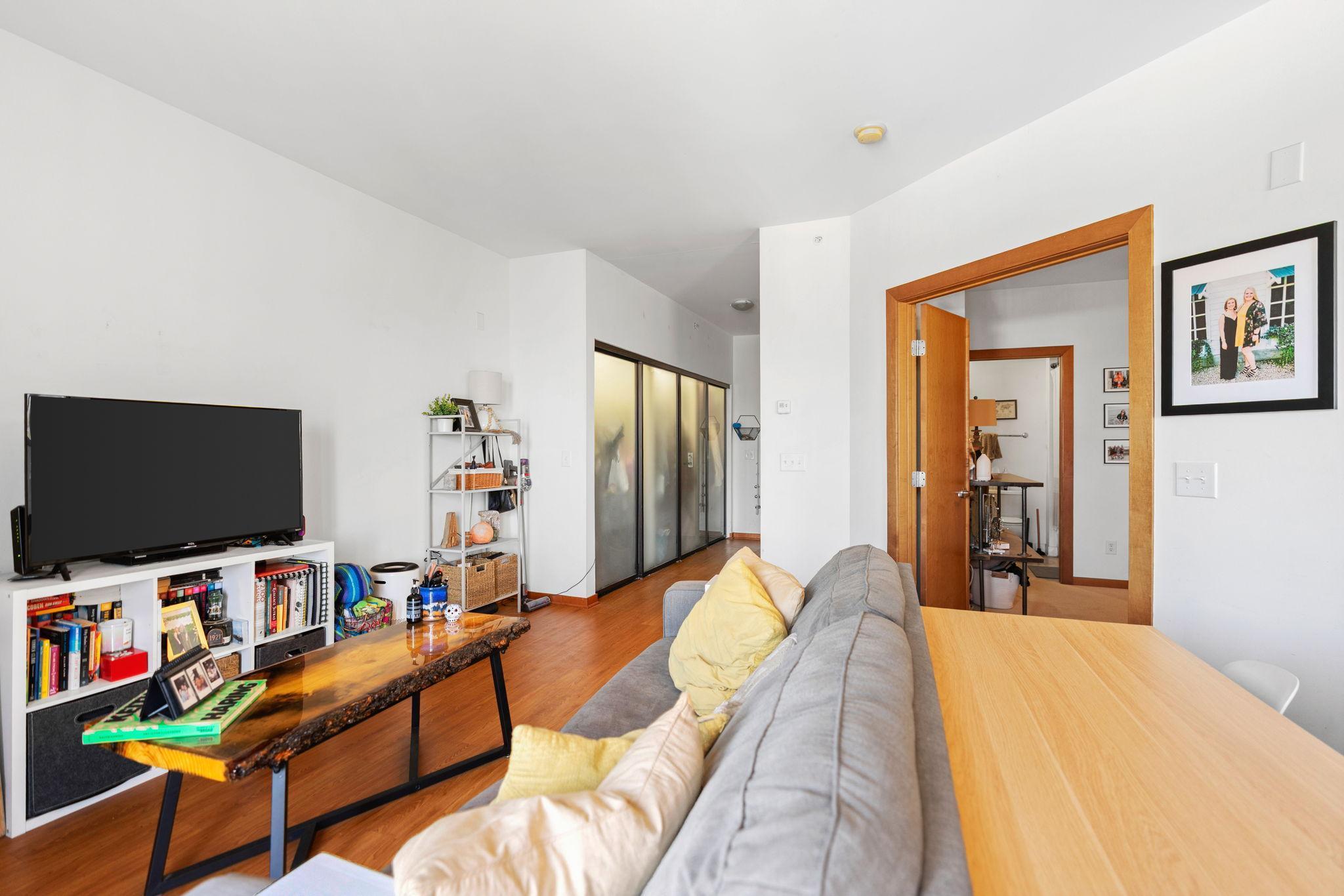 15 East Franklin Avenue, Unit 320 Minneapolis, MN 55404 - Photo 12 of 23