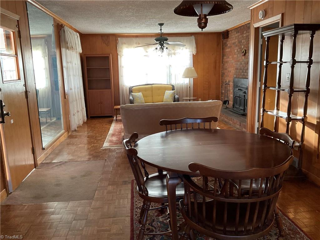 623 Lakeview Drive Thomasville, NC 27360 - Photo 18 of 33 Den and dining room open for great conversation space.