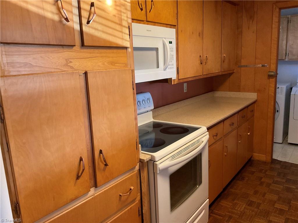 623 Lakeview Drive Thomasville, NC 27360 - Photo 19 of 33