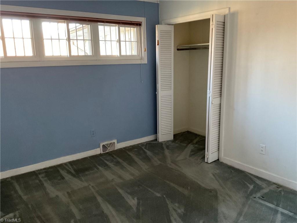 623 Lakeview Drive Thomasville, NC 27360 - Photo 24 of 33