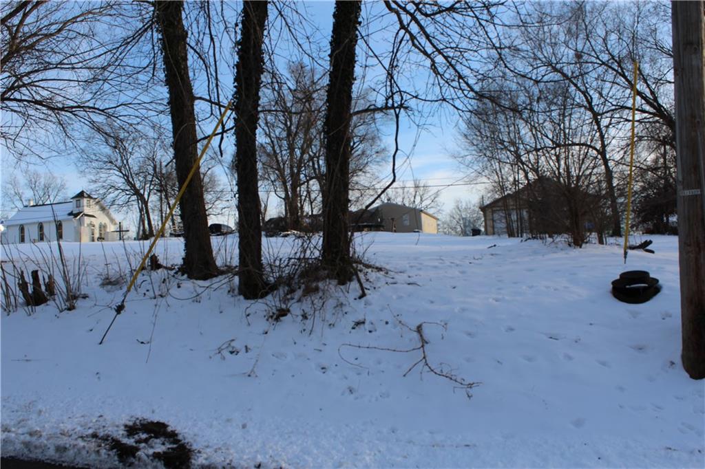 208 Springdale Avenue Bonner Springs, KS 66012 - Photo 2 of 9