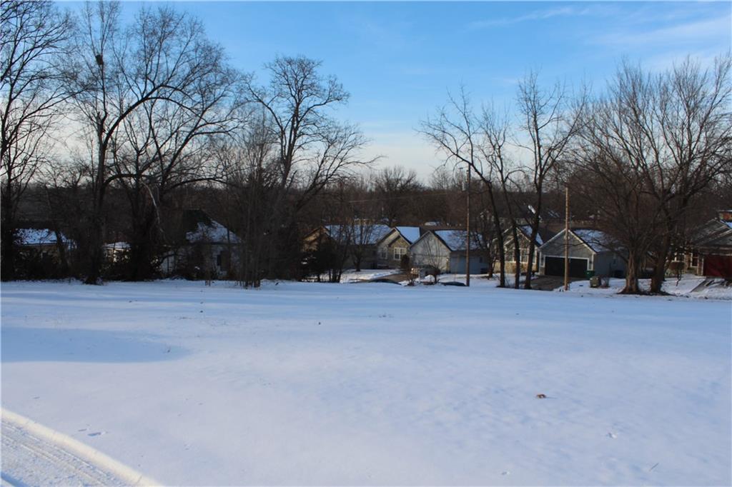 208 Springdale Avenue Bonner Springs, KS 66012 - Photo 8 of 9