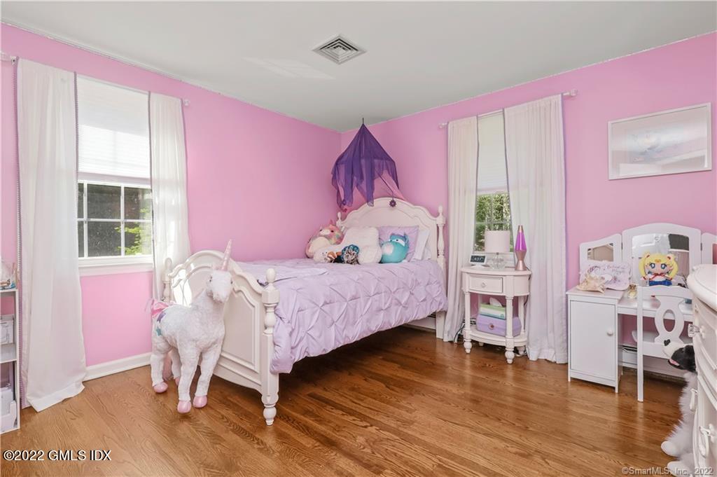50 Falmouth Road Stamford, CT 06903 - Photo 22 of 40 22