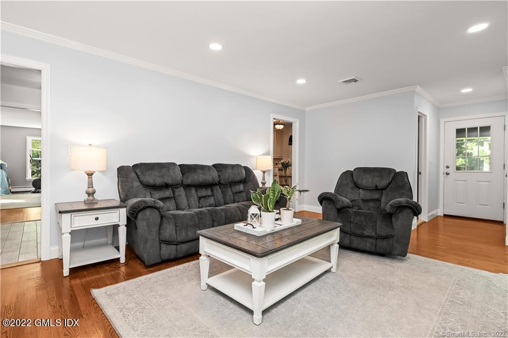 50 Falmouth Road Stamford, CT 06903 - Photo 4 of 40 4