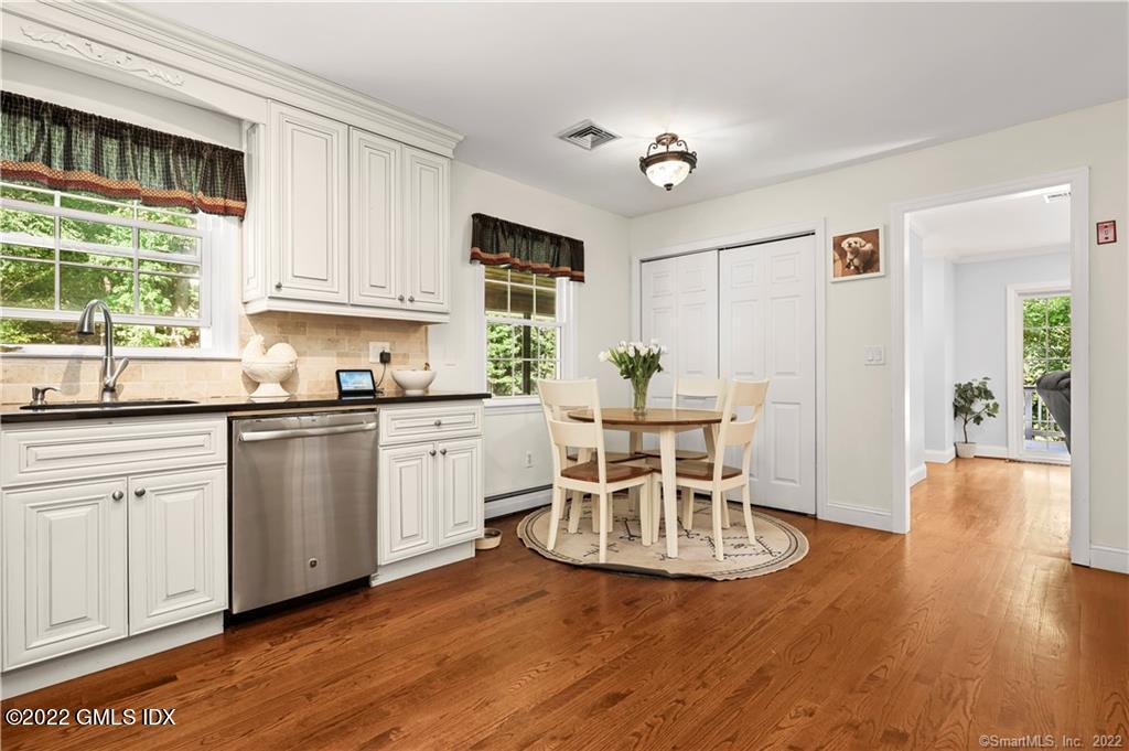 50 Falmouth Road Stamford, CT 06903 - Photo 5 of 40 5