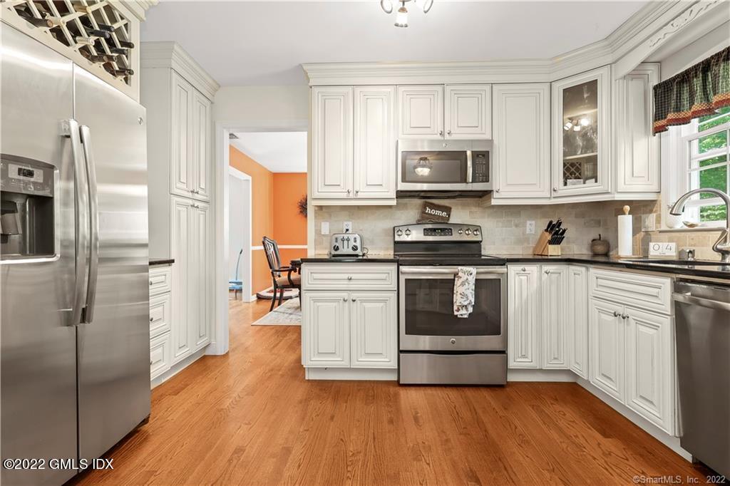50 Falmouth Road Stamford, CT 06903 - Photo 10 of 40 10
