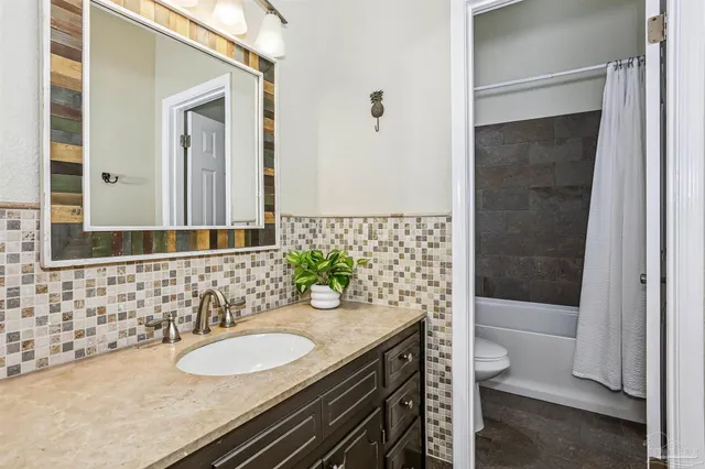 $415,000 | 994 Great Oaks Drive, Gulf Breeze, FL 32563