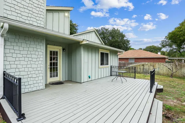 $415,000 | 994 Great Oaks Drive, Gulf Breeze, FL 32563