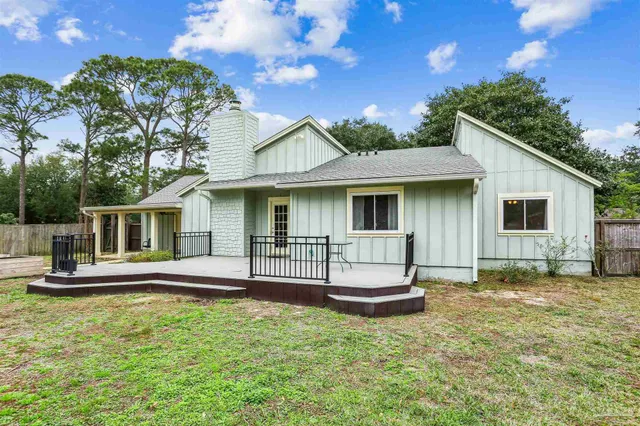 $415,000 | 994 Great Oaks Drive, Gulf Breeze, FL 32563