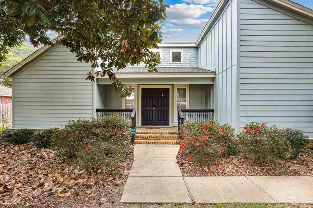 $415,000 | 994 Great Oaks Drive, Gulf Breeze, FL 32563
