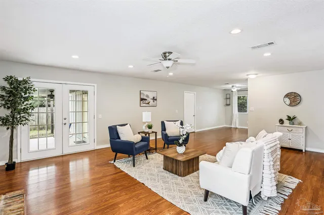 $415,000 | 994 Great Oaks Drive, Gulf Breeze, FL 32563