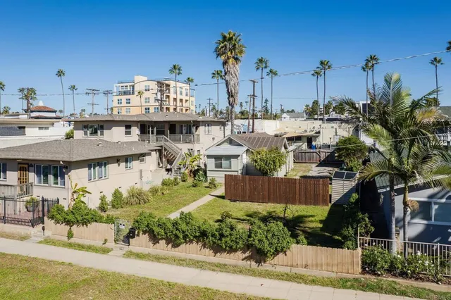 $1,600,000 | 114 South Tremont Street, Oceanside, CA 92054