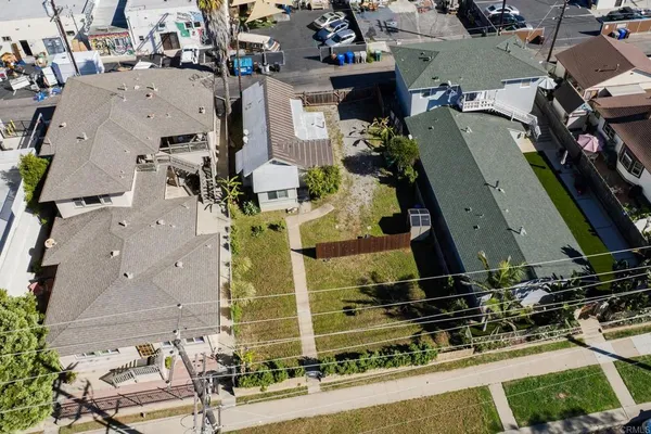 $1,600,000 | 114 South Tremont Street, Oceanside, CA 92054